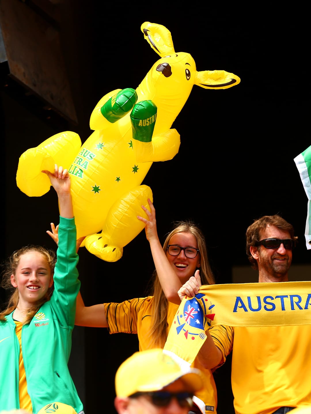 丹麦队悍然取胜,锁定晋级名额 丹麦队悍然取胜,锁定晋级名额