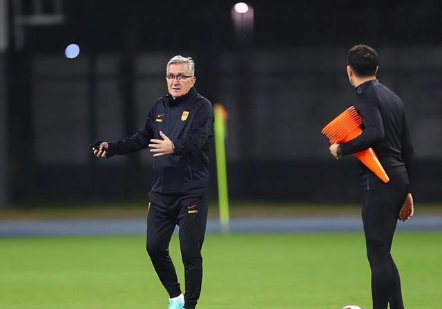 包含守门员壁垒,关键扑救守护胜利的词条 包含守门员壁垒,关键扑救守护胜利的词条