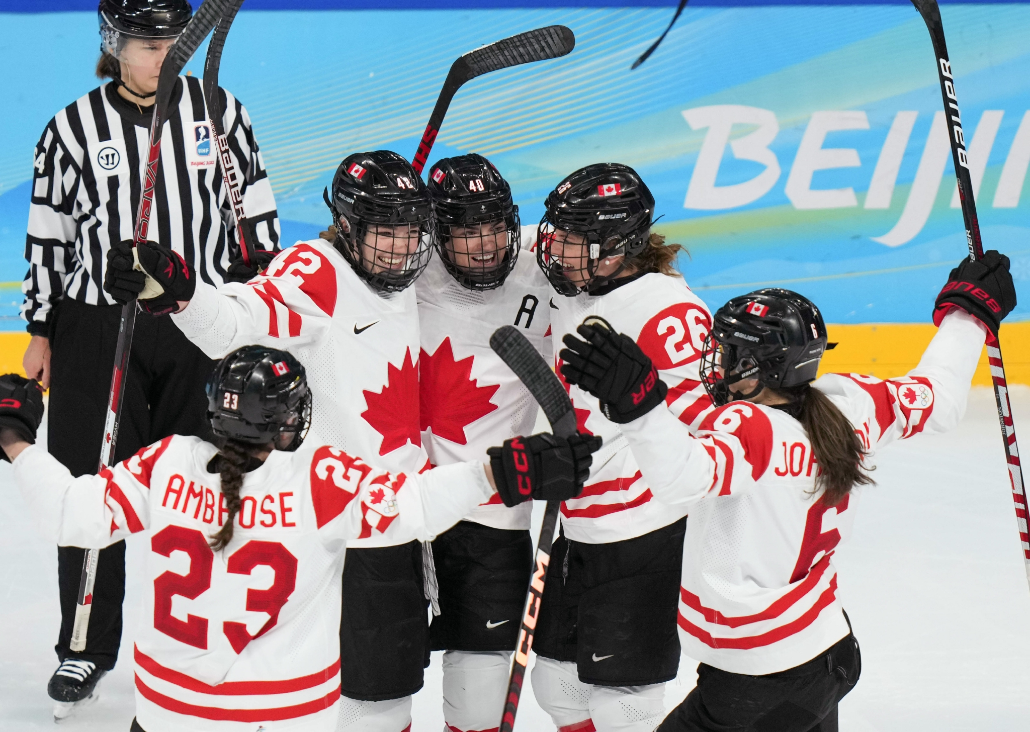 澳大利亚击败加拿大获得冰球胜利 澳大利亚击败加拿大获得冰球胜利