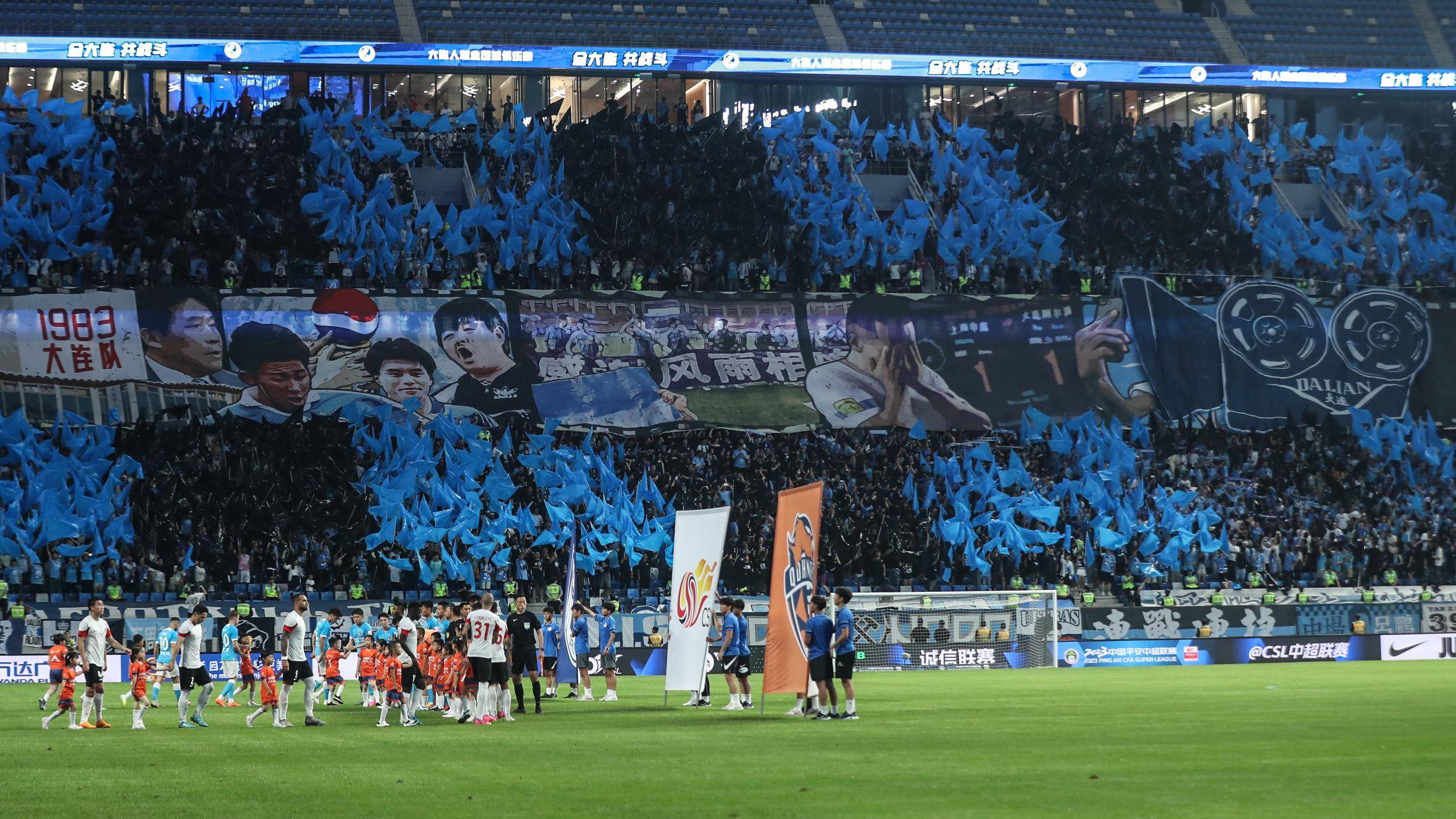 包含球迷狂欢,球场气氛火爆燃!的词条 包含球迷狂欢,球场气氛火爆燃!的词条