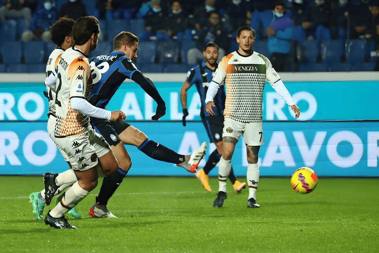 谢菲联客场大胜,实现联赛三连胜的简单介绍 谢菲联客场大胜,实现联赛三连胜的简单介绍