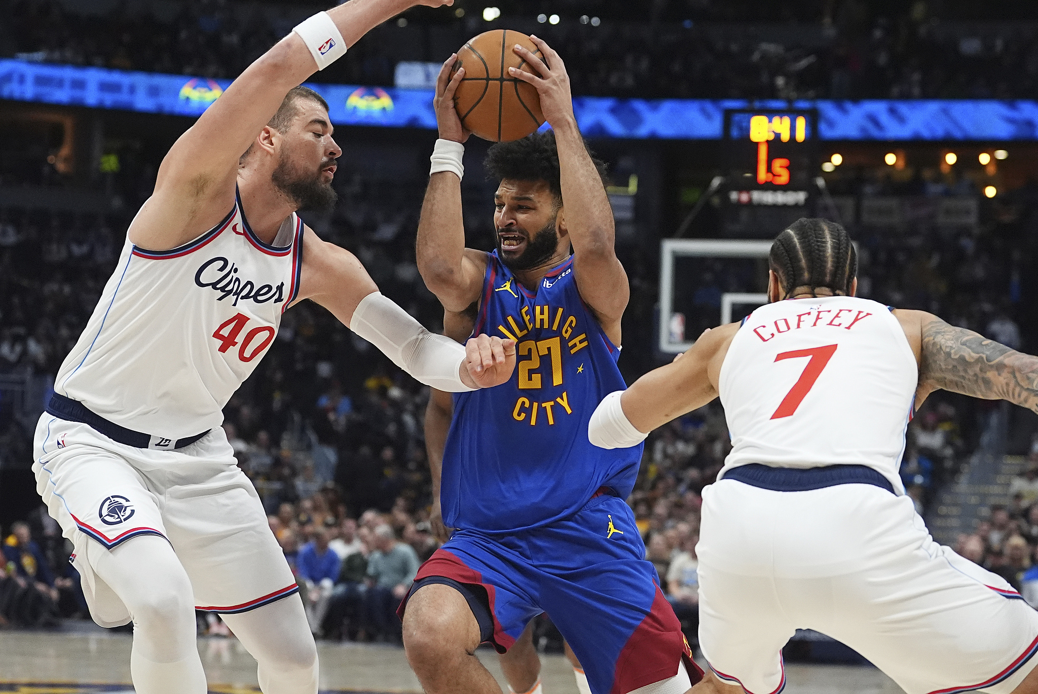 快船主场大胜勇士,止步连败的简单介绍 快船主场大胜勇士,止步连败的简单介绍