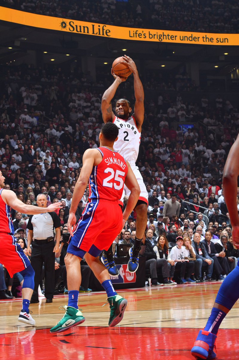 猛龙击败76人，卫冕冠军连胜领跑