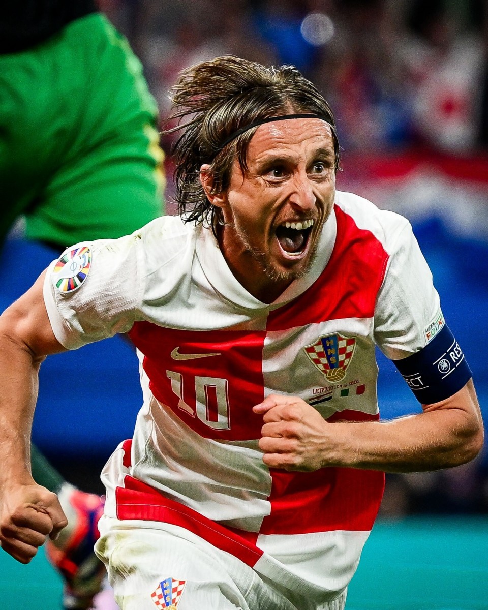 包含利物浦强势意大利，莫德里奇高光表现的词条