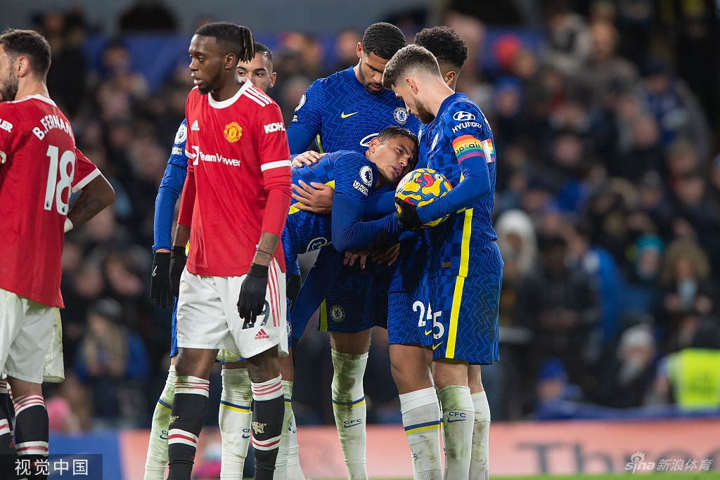 奥地利绝杀曼联，若日尼奥刷新纪录