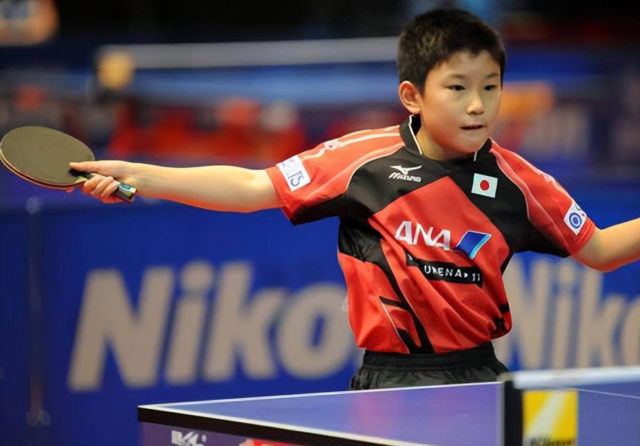 日本队完胜奥地利队，张本智和关键制胜