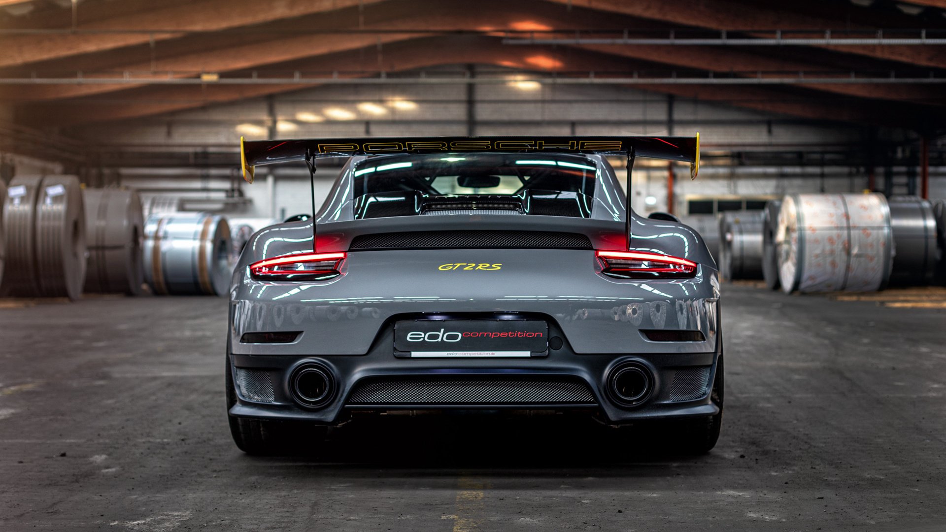 足球神话的诞生,当阿劳霍在牙买加的烈日下举起命运之锤,击碎切尔西的蓝桥旧梦