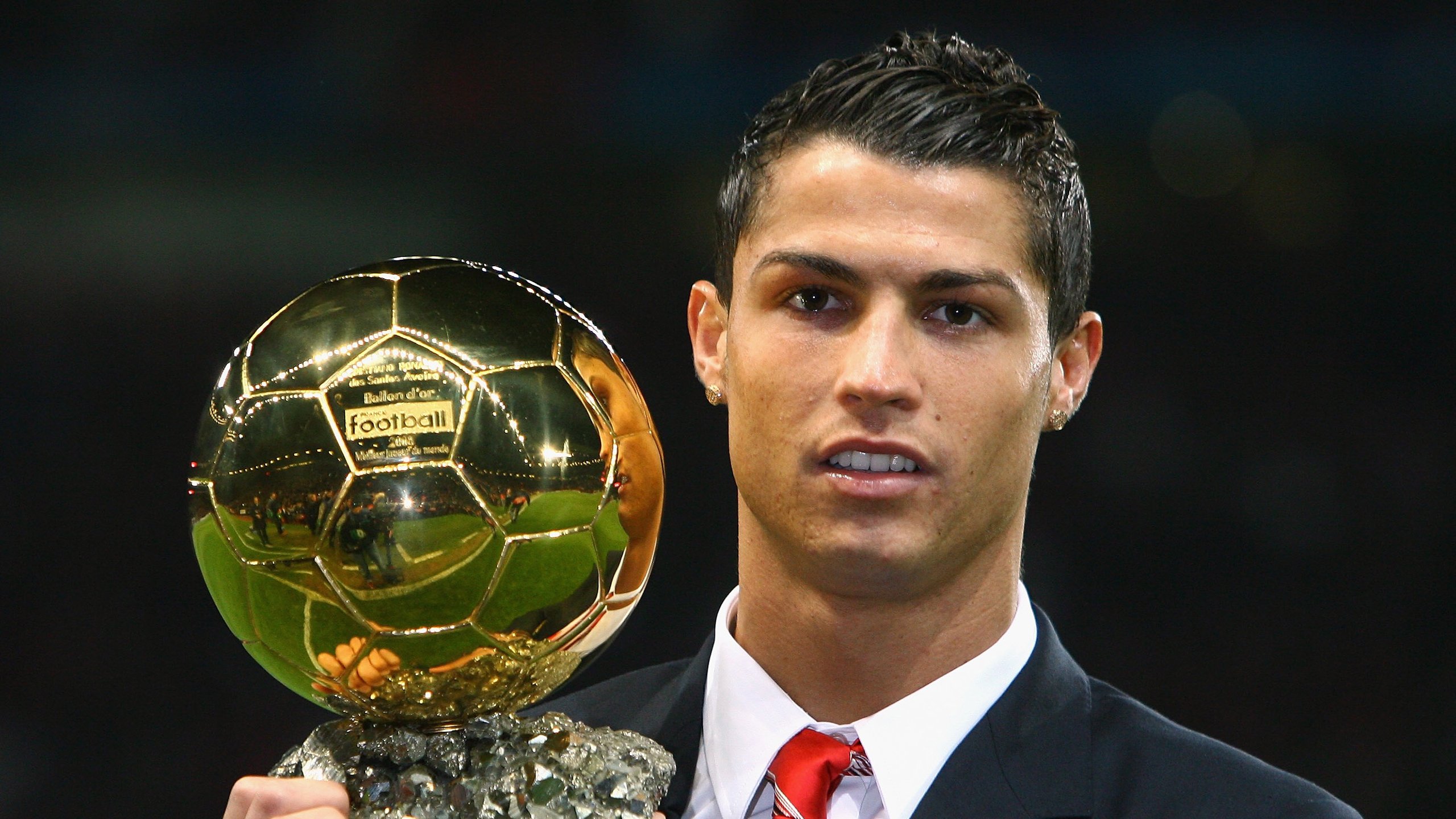 风驰电掣与神话破灭,当F1引擎轰鸣遇见潘帕斯雄鹰振翅