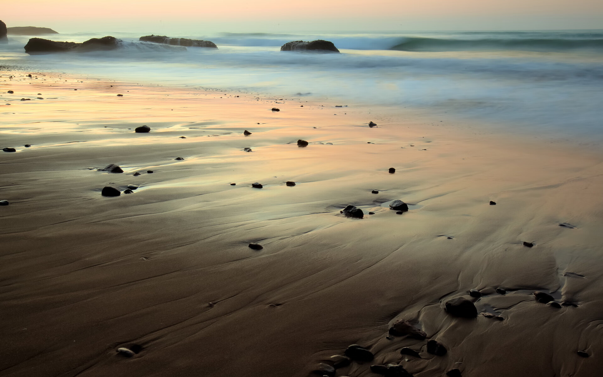 马丁内利惊艳四座，法国争冠战力克AC米兰