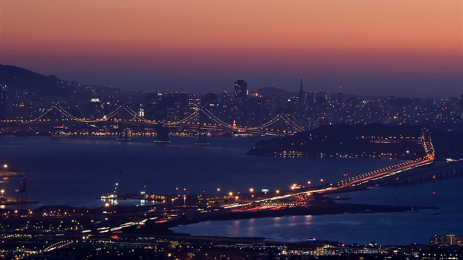 F1街道赛之夜，金属巨兽的暗黑舞蹈与伊萨克那记撕裂宿命的超车